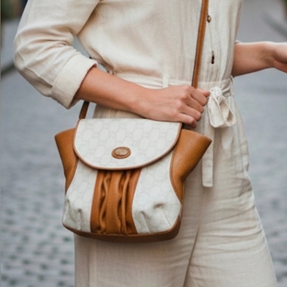 Gucci Handbags - Gucci Plus Tan and Cream Vintage Shoulder Or Crossbody Handbag